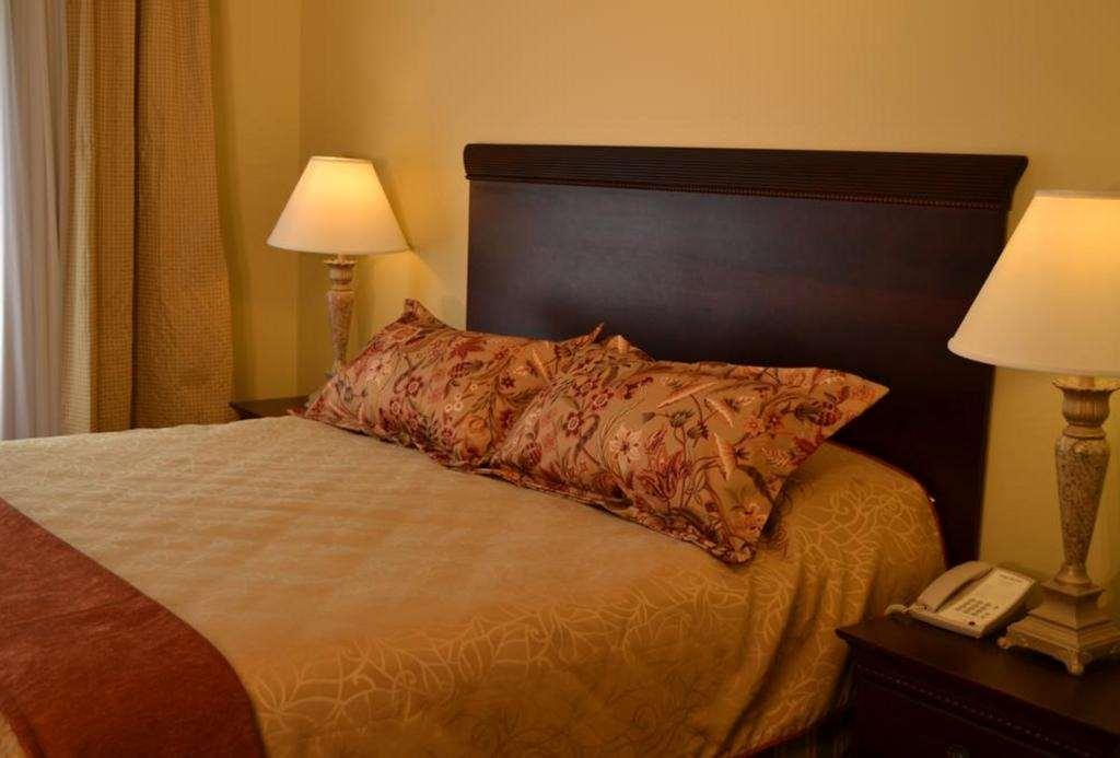 Euro-Suites Hotel Моргантаун Номер фото
