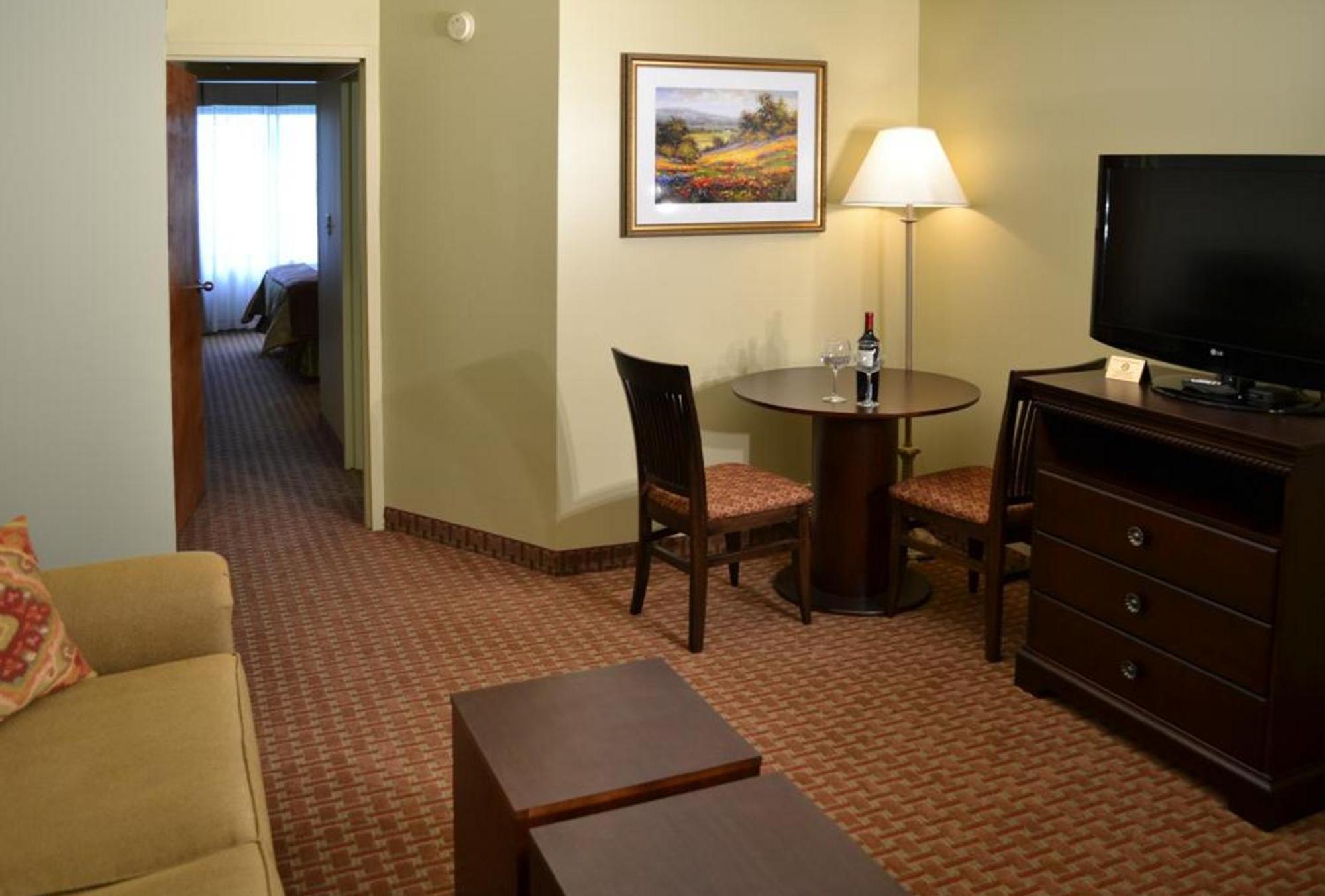 Euro-Suites Hotel Моргантаун Экстерьер фото