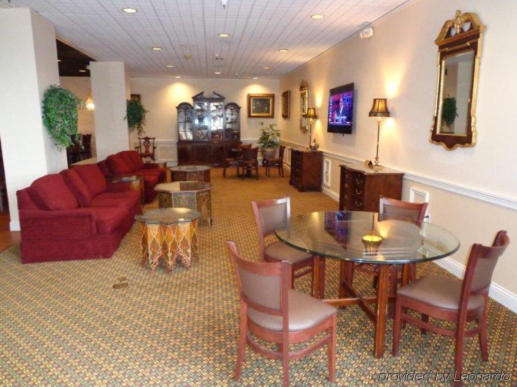 Euro-Suites Hotel Моргантаун Экстерьер фото