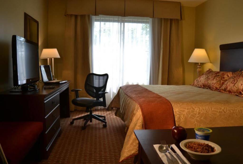 Euro-Suites Hotel Моргантаун Экстерьер фото