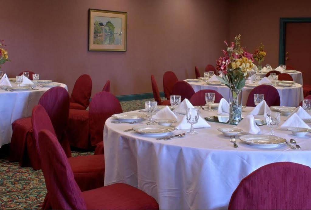 Euro-Suites Hotel Моргантаун Экстерьер фото