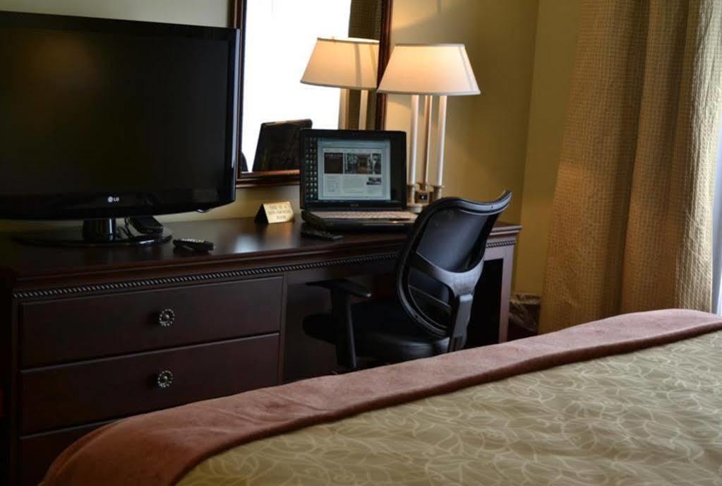 Euro-Suites Hotel Моргантаун Экстерьер фото